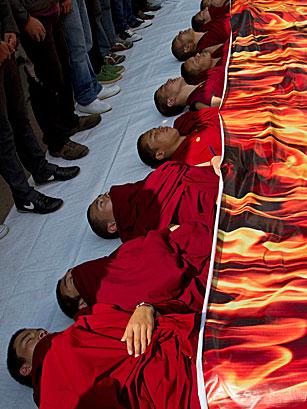 L'OCCIDENTE TACE SULLE IMMOLAZIONI IN TIBET