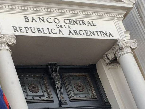 ARGENTINA: CAMBIANO LE REGOLE, IL BANCO CENTRALE E' PATRIMONIO PUBBLICO E SOCIALE