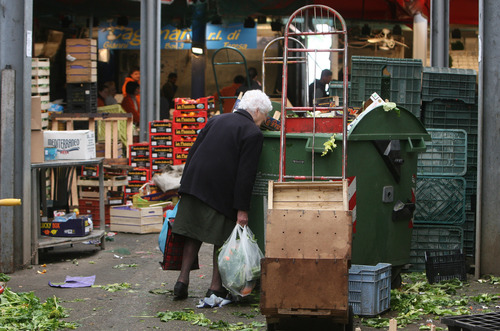 L'ITALIA DEL FUTURO ? TANTI POVERI E POCHI RICCHI