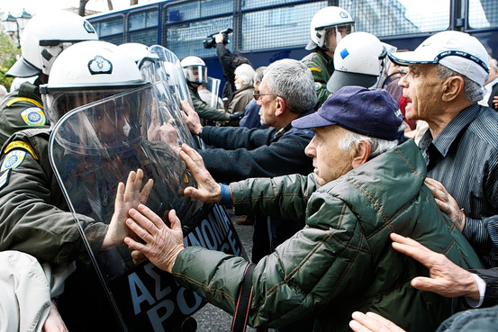 GRECIA: VIVERE CON LA CRISI