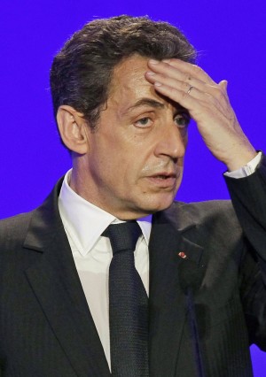 CADE LA TESTA DI RE SARKO'