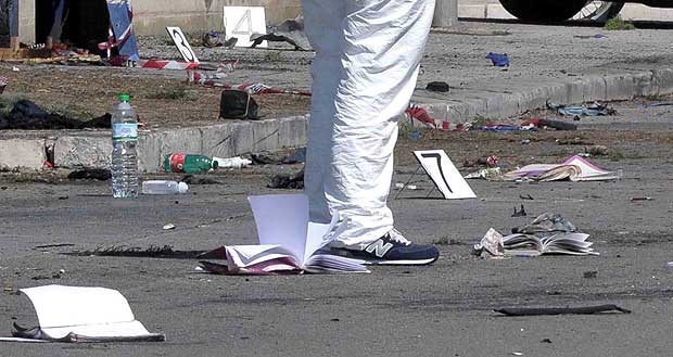 ATTENTATO DI BRINDISI: IL SOLITO FOLLE ?