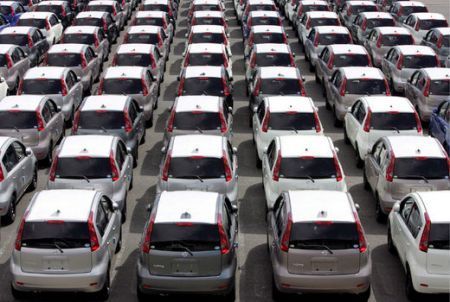 L'AUTOMOBILE NON LA VUOLE PIU' NESSUNO