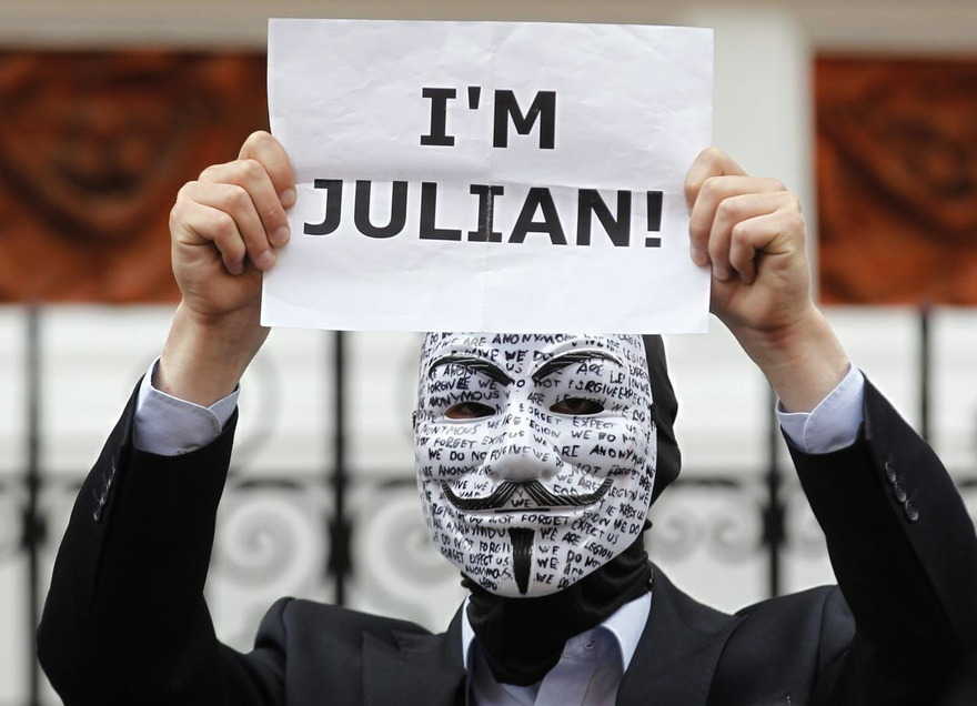 JULIAN ASSANGE COME IL CARDINALE MINDSZENTY