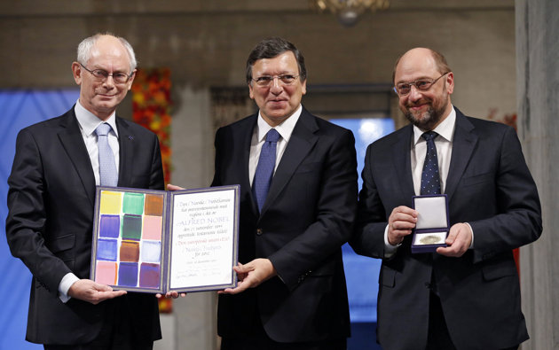 LA NATO ASPIRA A UN PREMIO NOBEL PER LA GUERRA