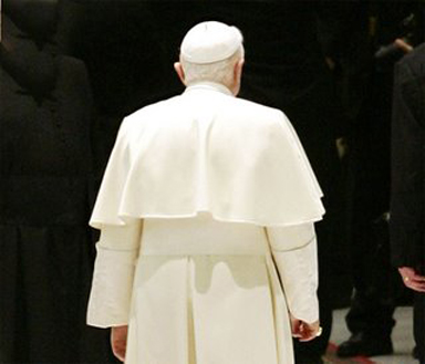 IL PAPA FA IL GRAN RIFIUTO. SI E' CONVERTITO AL CRISTIANESIMO ?