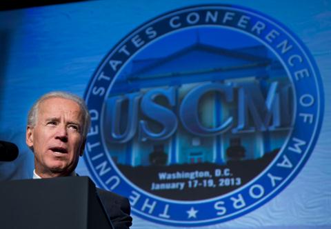 WASHINGTON PARLA ALL'IRAN CON LINGUA BIFORCUTA