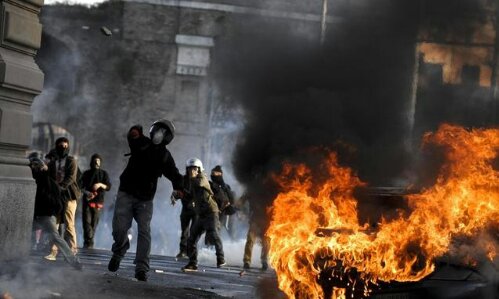 GRECIA: MERCENARI DELLA BLACKWATER A GUARDIA DEL GOVERNO E A SUPERVISIONARE LA POLIZIA; TIMORI DI UN COLPO DI STATO