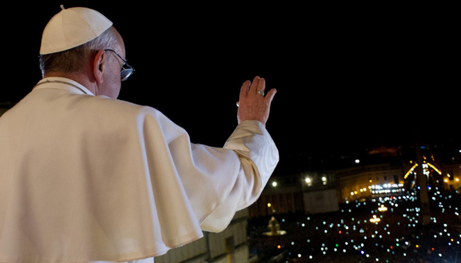 UNA STRANA ELEZIONE PAPALE