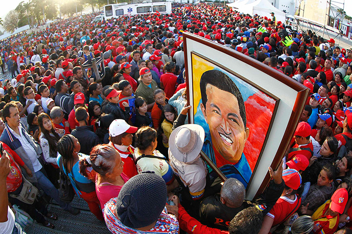 CHAVEZ E L'ECONOMIA POLITICA VENEZUELANA