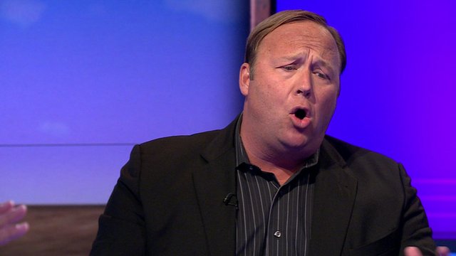 L'APPARIZIONE DI ALEX JONES HA TRASFORMATO SUNDAY POLITICS IN UNA PUNTATA DI SCHERZI A PARTE