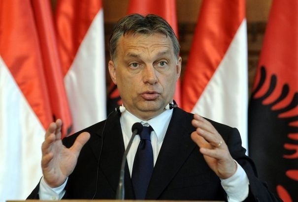 LE RIVOLUZIONI EUROPEE COMINCIARONO SEMPRE CON UNA RIVOLTA IN UNGHERIA. CHIUDE L’UFFICIO F.M.I. A BUDAPEST