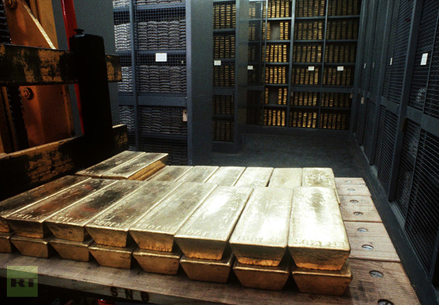 L'ORO ALLA PATRIA...L'ORO CHE GARANTIVA LA MONETA CIRCOLANTE...L'ORO AMMASSATO IN USA, UK E SVIZZERA PER SALVARLO DAI COMUNISTI...L'ORO PER LE ASTRONAVI !
