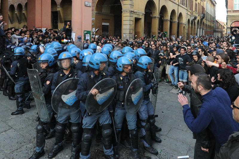 AUTUNNO CALDO E SOMMOSSE DESTABILIZZANTI IN ITALIA ? IL MINISTERO DELLA DIFESA SI PREPARA