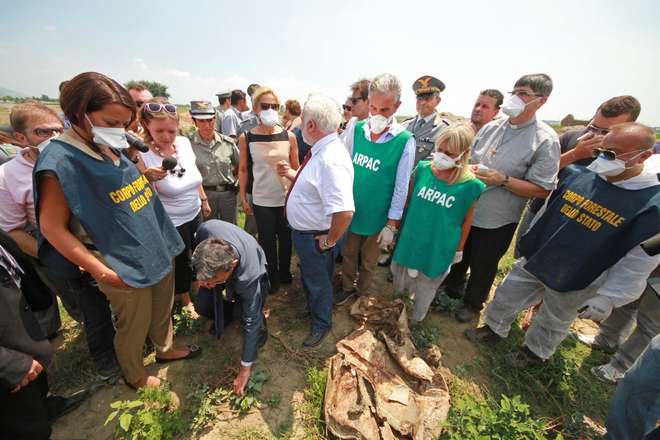 NEI PROSSIMI ANNI CINQUE MILIONI DI MORTI NELLE TERRE AVVELENATE DI CAMPANIA E LAZIO
