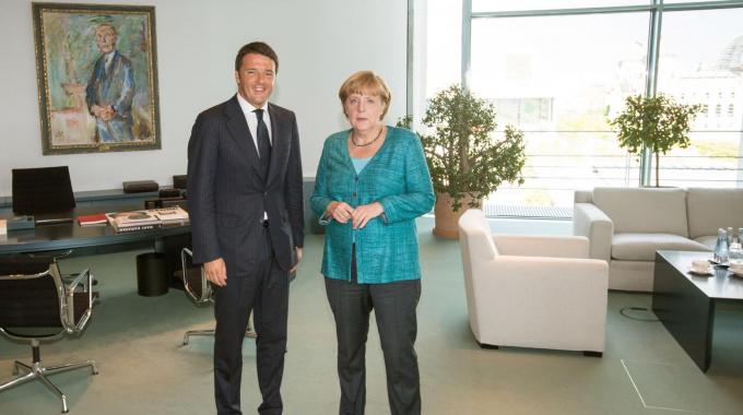 L'ASCARO. LA SOTTOMISSIONE DI MATTEO RENZI AD ANGELA MERKEL