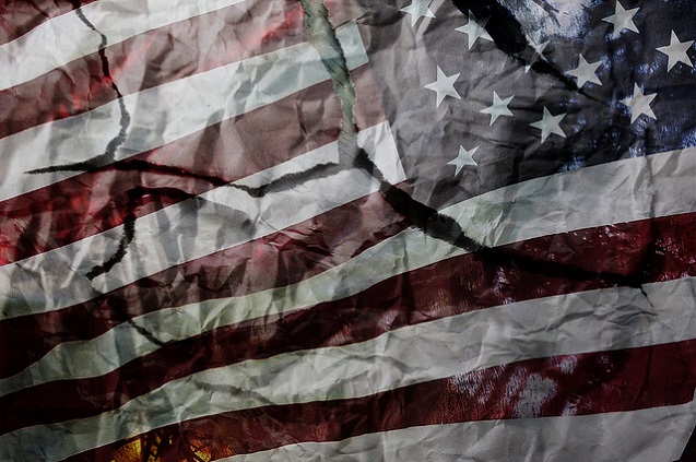 DE–AMERICANIZZARE IL MONDO