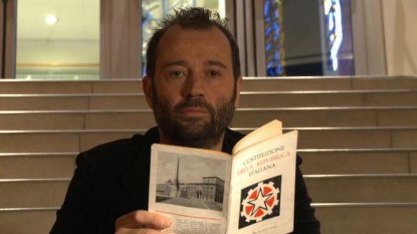 INDAGINE SU FABIO VOLO E LE SUE 28.000 COPIE VENDUTE IN UNA SETTIMANA. DI CHI E’ LA COLPA ? DELLE LIBRERIE, DELLA SOVRAESPOSIZIONE, DEL POPOLO ITALIANO O DEL DEGRADO COMPLETO ? “MURDER” SHE WROTE