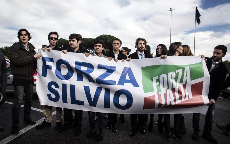 L'OBIETTIVO DELLA PANTOMIMA DELL'USCITA DEI POLITICI DA FORZA ITALIA
