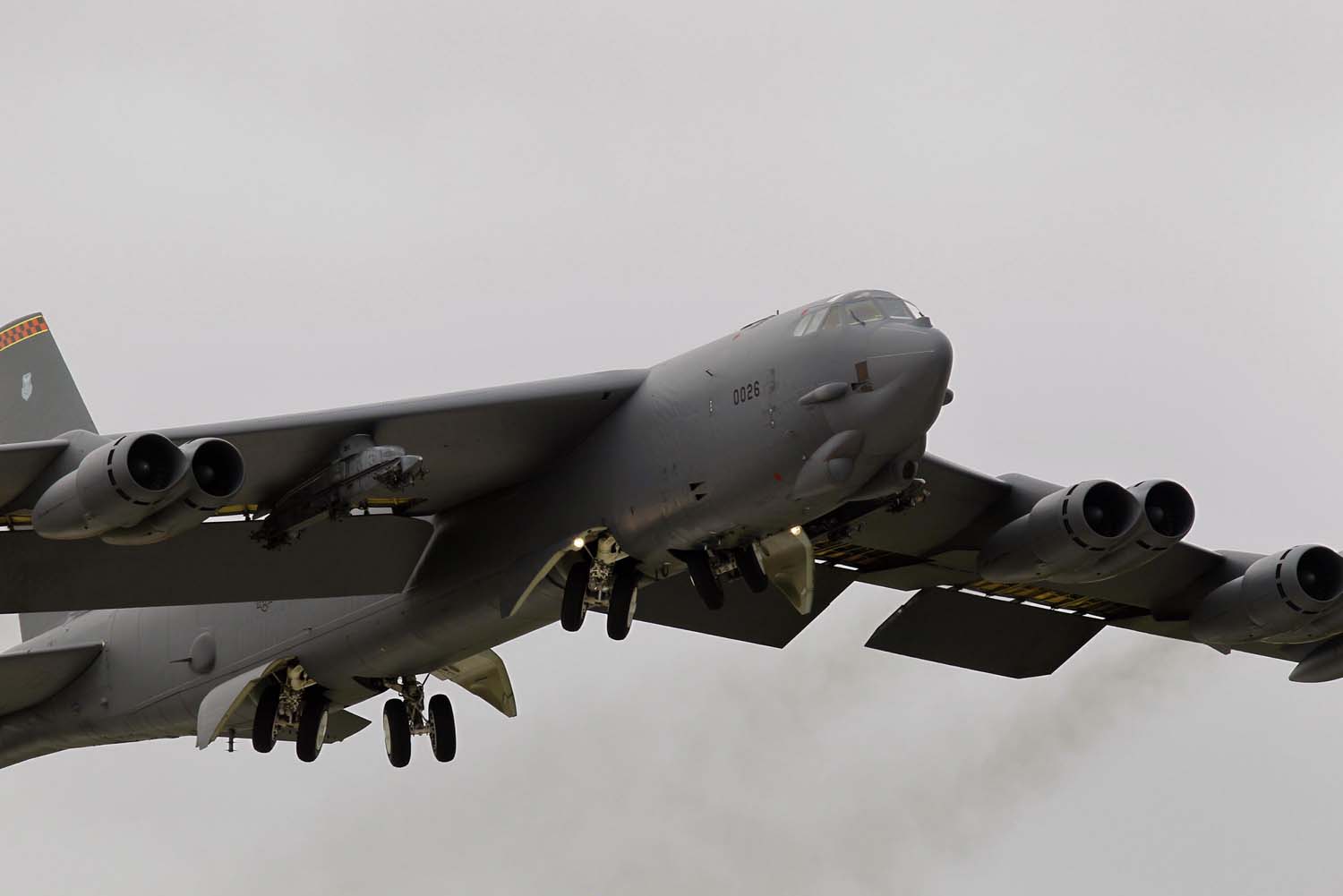 ARRIVANO I B-52 (UN ICEBERG AMERICANO VAGAVA AL LARGO DELLA CINA)