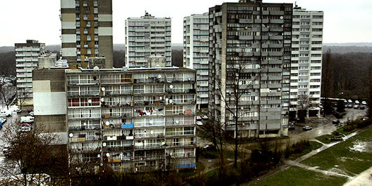 I CARRI ARMATI NELLE BANLIEUES