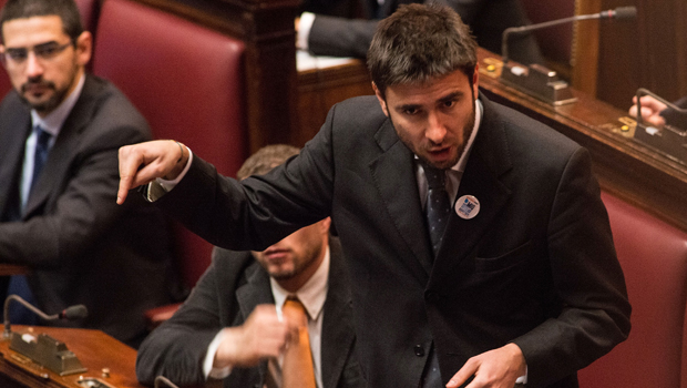 NON PROVA IMBARAZZO AD AVERE IL PADRE FASCISTA ? ( LE INVASIONI BARBARIA)