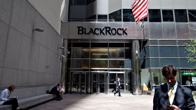 PERCHE' BLACKROCK E LA BANCA CENTRALE CINESE COMPRANO IN ITALIA ?