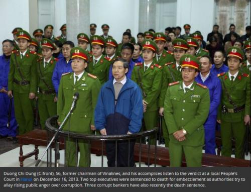 FACCIAMO COME IN VIETNAM: MANDIAMO I BANCHIERI DAVANTI A UN PLOTONE DI ESECUZIONE