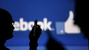 I SOCIAL MEDIA SONO ARMI PER LA GUERRA PSICOLOGICA E TU SEI IL BERSAGLIO