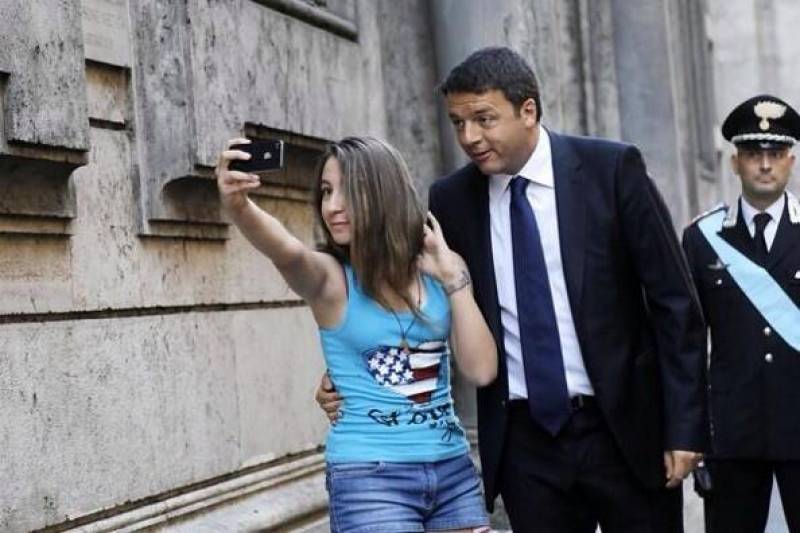 RENZI VA FORTISSIMO COL CULO TUO. E FA BENE
