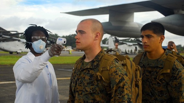 OBAMA COMBATTE L'EPIDEMIA DI EBOLA CON UNO ZAR E CON DEI SOLDATI