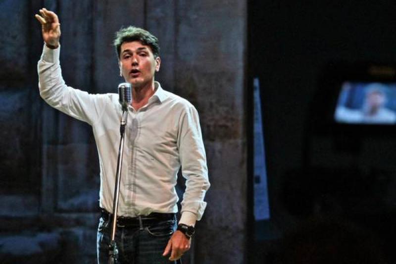 QUESTO ARTICOLO E' DEDICATO ALL'ELETTORATO DEL PD. LO SAPETE CHE DAVIDE SERRA FA UN SACCO DI SOLDI CON IL FALLIMENTO DI MONTE DEI PASCHI DI SIENA ?