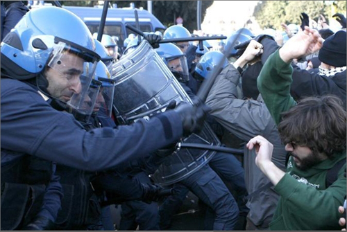 LA SITUAZIONE A BREVE SI FARA' PERICOLOSA. SCIOPERO SOCIALE E ROVESCIAMENTO DEL MODELLO NEOLIBERISTA