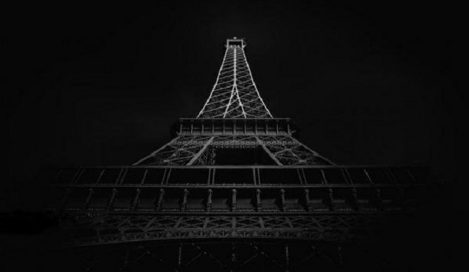 PARIGI, IL GIORNO DEGLI OPPOSTI SCIACALLI