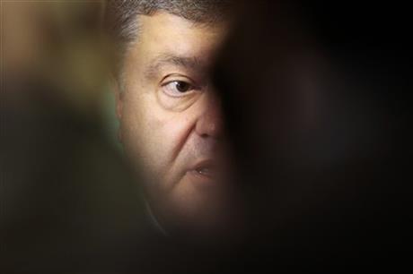 IL DILEMMA DELL'OCCIDENTE DOPO DEBALTSEVE: COSA FARE CON POROSHENKO ?