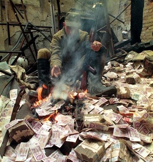 IL CROLLO FINANZIARIO PORTA ALLA GUERRA