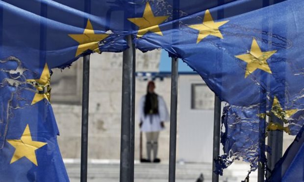 L'EUROPA ORDINA: GRECIA, CAMBIA GOVERNO. E LA CHIAMATE DEMOCRAZIA ?