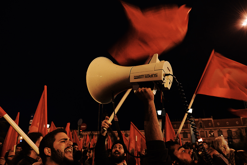 SYRIZA ALLE TERMOPILI: PROCLAMA IL DEBITO ILLEGALE, ILLEGITTIMO E ODIOSO