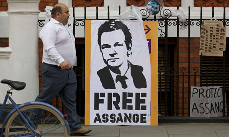 DOPO TRE ANNI, L'INGIUSTIZIA SUBITA DA JULIAN ASSANGE DEVE FINIRE