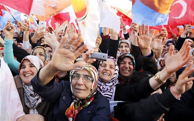 LA POLITICA DIVIDE LA TURCHIA