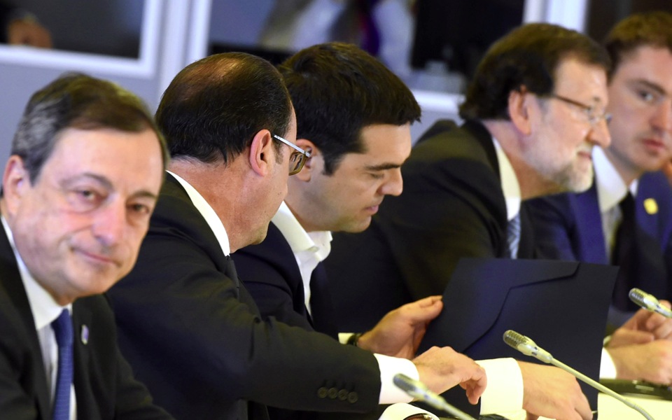 LA GERMANIA “SALVA” L’EURO UMILIANDO LA GRECIA