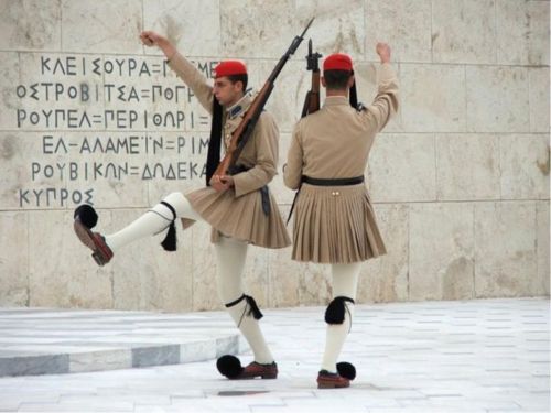 LA GRECIA E LA NATO