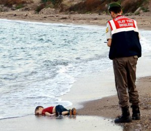 COSA C'E' DIETRO LA FOTO CHE SCONVOLGE IL MONDO