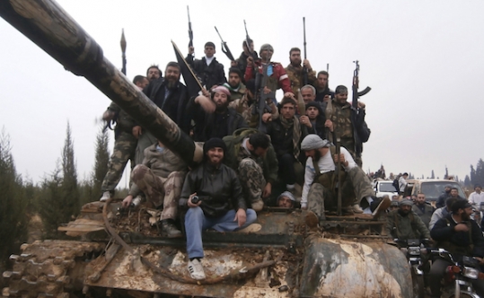 PUTIN TRACCIA UNA LINEA NELLE SABBIE DEL DESERTO: NIENTE CAMBI DI REGIME IN SIRIA