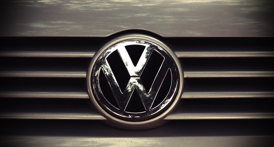 QUALCHE DOMANDA, QUALCHE CIFRA E QUALCHE DUBBIO SUL TIMING DELLO SCANDALO VOLKSWAGEN