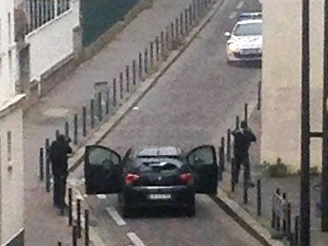 SU CHARLIE HEBDO PIOMBA IL SEGRETO. MILITARE.