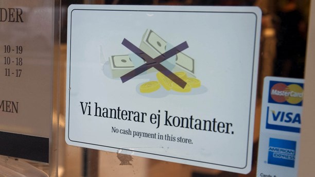 AVANZA SU TUTTI I FRONTI LA GUERRA AL CONTANTE: “Prima vennero per i centesimi…”