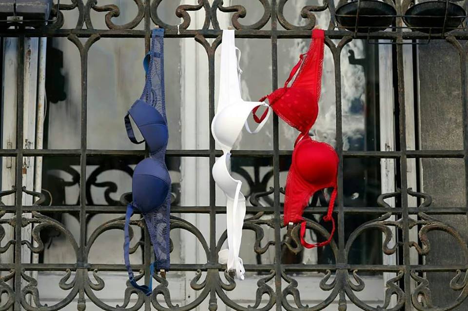 GLI ATTACCHI DI PARIGI NON SONO MAI ACCADUTI