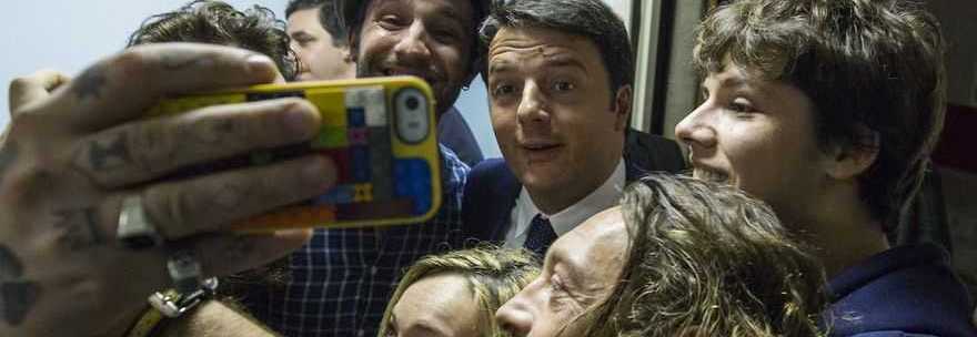 TROPPI SCANDALI BANCARI, BISOGNA DISTRARRE GLI ITALIANI ! VERO, RENZI ?