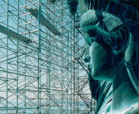SU E GIU': LUNGO LE SCALE DELLA STORIA
